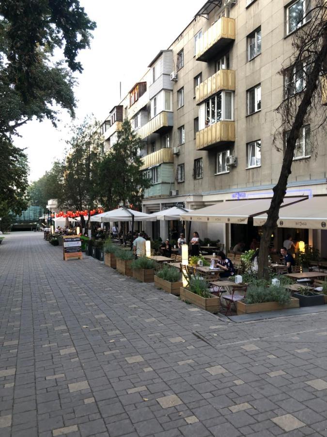 The Soviet Union Apartment In The Heart Of The Old City Almaty Ngoại thất bức ảnh