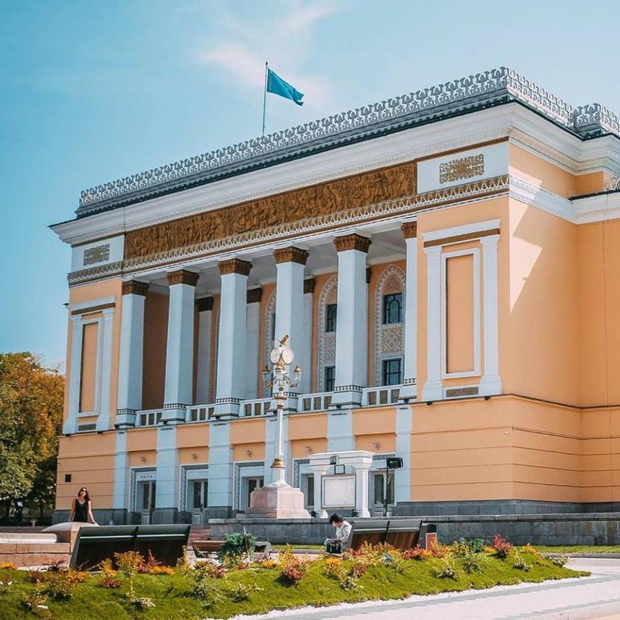 The Soviet Union Apartment In The Heart Of The Old City Almaty Ngoại thất bức ảnh